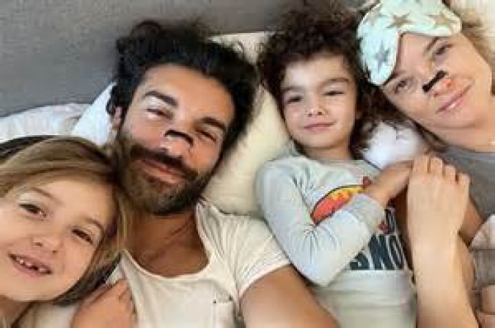 Justin Baldoni Bio, Parents, Wife, Children, Siblings