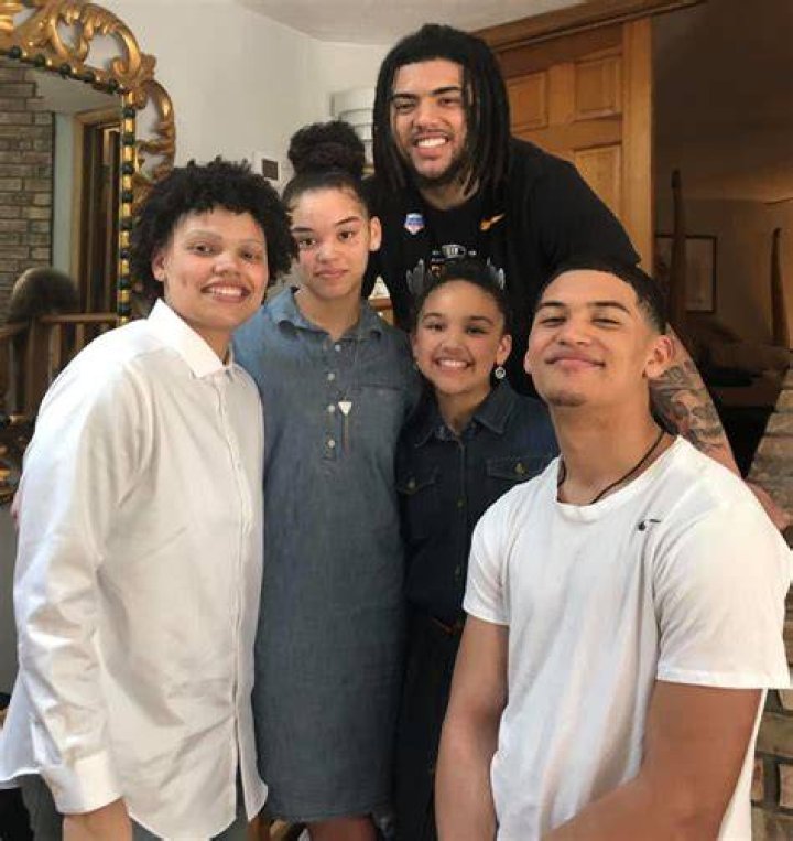Randy Moss Children: Meet Sydney Moss, Senali Moss, Thaddeus Moss and Montigo Moss